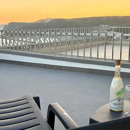 Apartment Axenic Getaway - Duplex, Sleeps 6, 3 Bedrooms, 2 Bathrooms, Panoramic Ocean View, Rooftop Terrace *