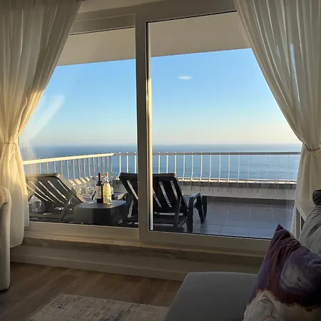Axenic Getaway - Duplex, Sleeps 6, 3 Bedrooms, 2 Bathrooms, Panoramic Ocean View, Rooftop Terrace Appartement Sesimbra