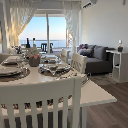 Axenic Getaway - Duplex, Sleeps 6, 3 Bedrooms, 2 Bathrooms, Panoramic Ocean View, Rooftop Terrace Appartement