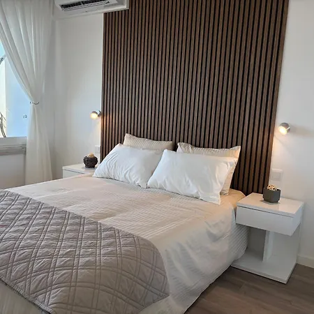 Axenic Getaway - Duplex, Sleeps 6, 3 Bedrooms, 2 Bathrooms, Panoramic Ocean View, Rooftop Terrace Sesimbra