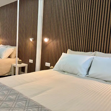 Appartement Axenic Getaway - Duplex, Sleeps 6, 3 Bedrooms, 2 Bathrooms, Panoramic Ocean View, Rooftop Terrace