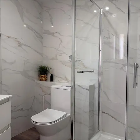 Axenic Getaway - Duplex, Sleeps 6, 3 Bedrooms, 2 Bathrooms, Panoramic Ocean View, Rooftop Terrace *
