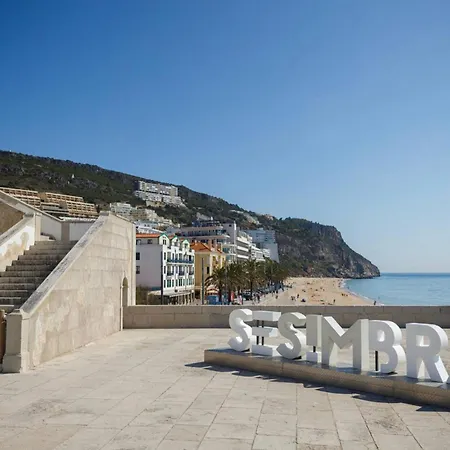 Appartement Axenic Getaway - Duplex, Sleeps 6, 3 Bedrooms, 2 Bathrooms, Panoramic Ocean View, Rooftop Terrace *